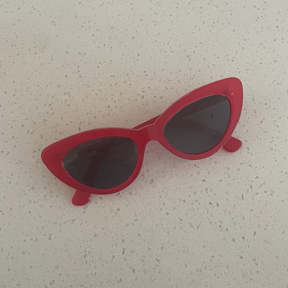 Illesteva Pamela C10 Cat Eye Sunglasses — Red